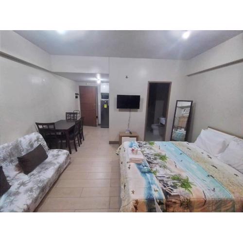 Rqui Affordable Hotel with Pool CondoTel Pasay