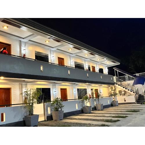 RRJJ's TRANSIENT - A minute walk away from the beach