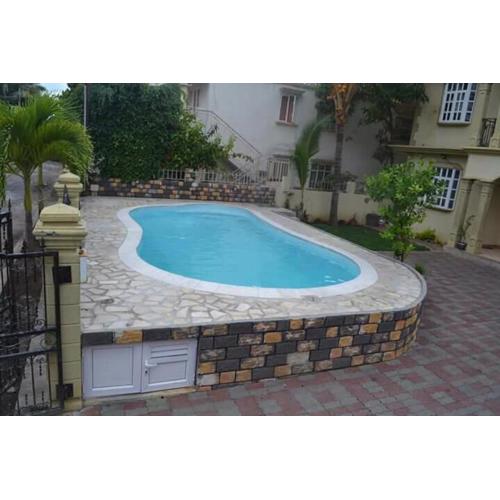 Rs villa 3 share apartment with private room 100mts to the beach and bus stop