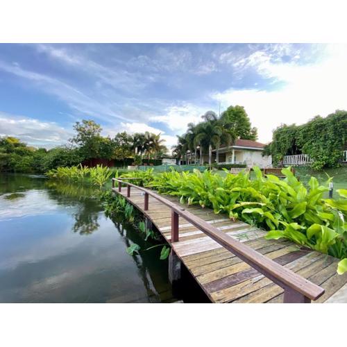 Ruen Maihom Riverside Cottage