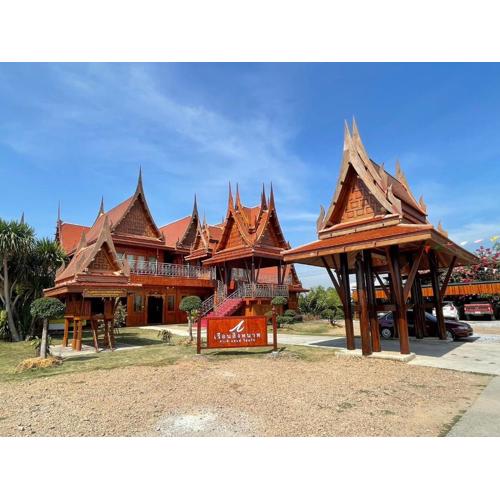 Ruen Singhanat Cafe & Resort