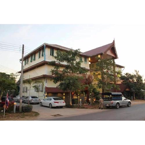 Ruenthai Ayutthaya Resort and Restaurant