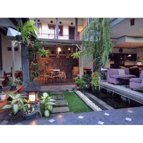 Rumah Asri Bed And Breakfast