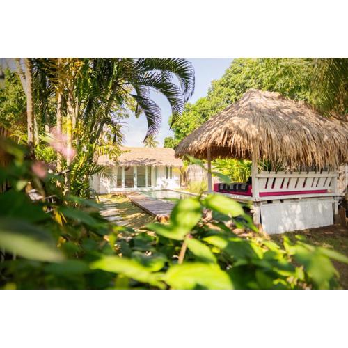 Rumah Do'a Tropical Pool Villa