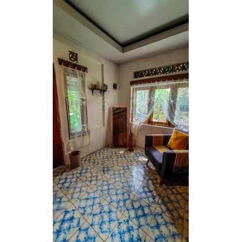 Rumah Gaharu - Kulon