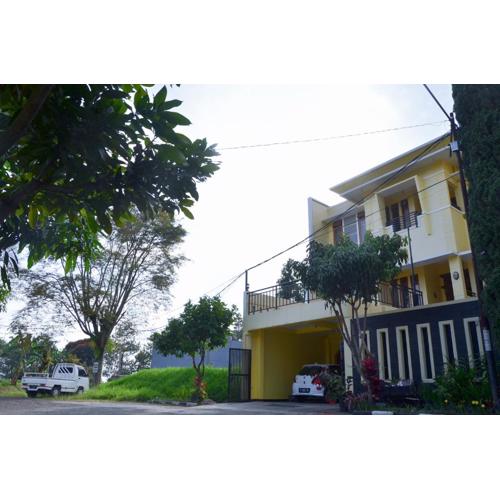 Rumah Kuning Bandung
