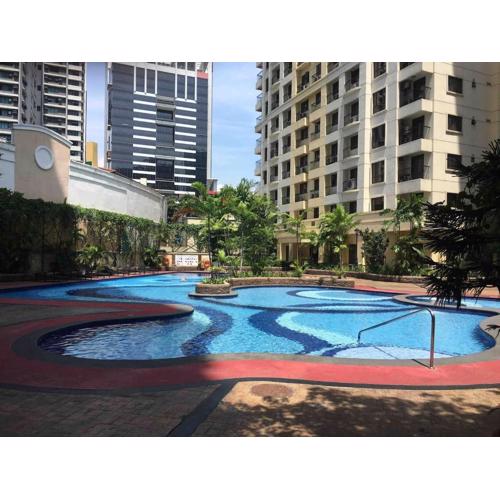 Rustic 1 BR Apartment Poolside View