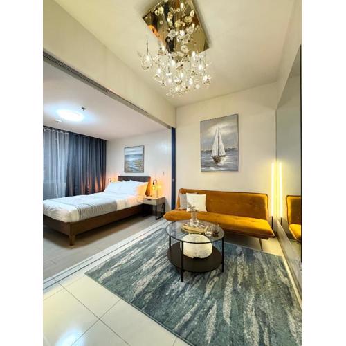 Rustic Elegance New One Bedroom One Uptown Free parking