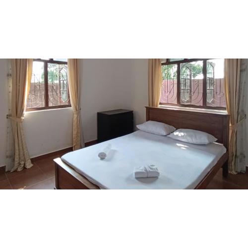 S and P Happy Family Living