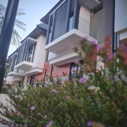 Sabrina Sweet Villa Batu walking distance Jatim Park 2