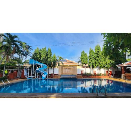 Safari Riviera Resort