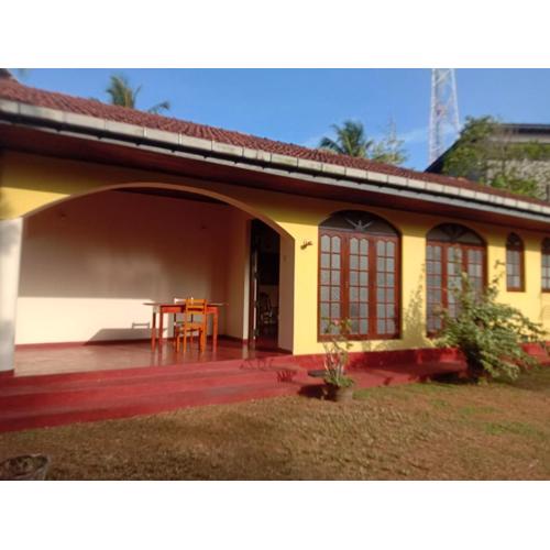 Saketha Hikka Cottage