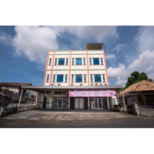 Sakura Guesthouse & Spa