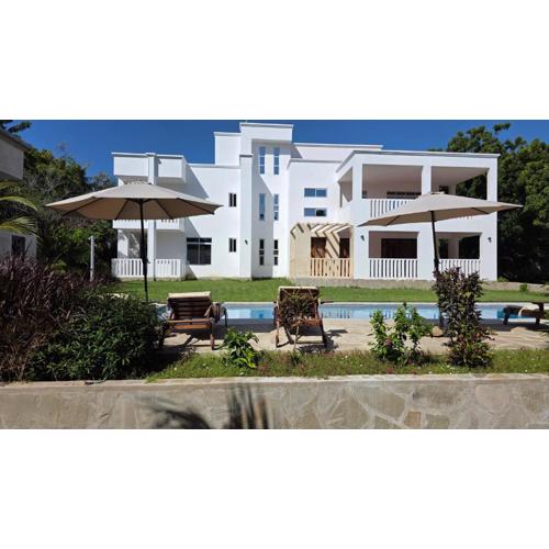 SaltSunRetreat Villa