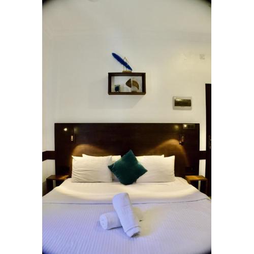 Samaik Thulusdhoo Inn