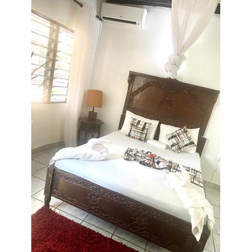 Sana Sana Holiday Apartments Mombsa Diani Beach