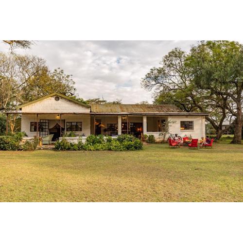 Sanctuary Farm House 5-bedroom Lodge In Wildlife