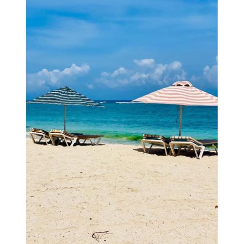 Sandstone Apartment a walk to the beach