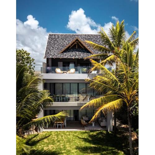 Sandy Beach Haven - With Daily Housekeeping