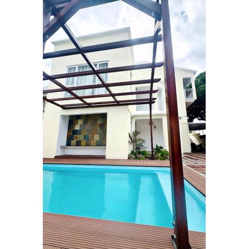 Santi Villa Mon Choisy