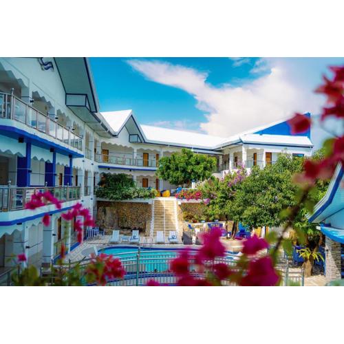 Santiago Cove Hotel and Restaurant