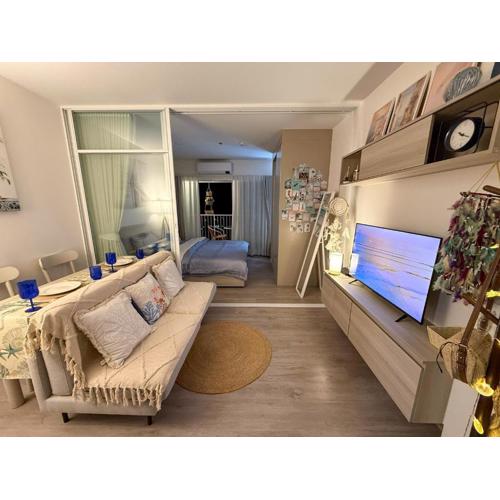 Santorini Coastal Theme Sea and Mountain View One Bedroom Condo with Private Balcony on 19th Floor in Hua Hin Beach Thailand