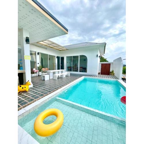 Santra Pool Villa