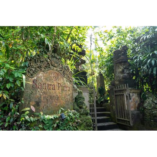 Santra Putra Guesthouse at Karja Art Space