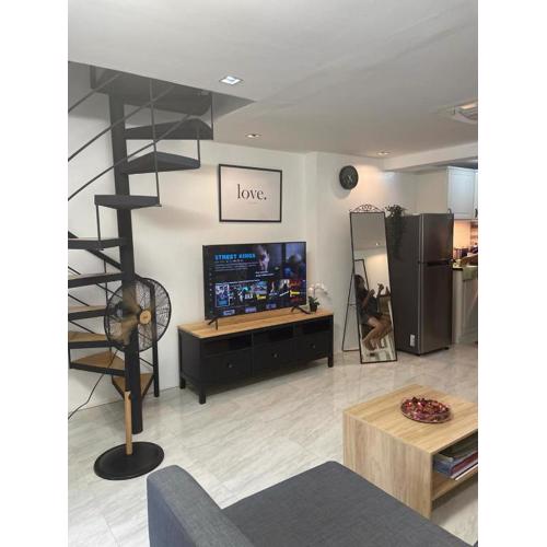 Saphir Townhouse 5 to 6 pax rooftop terrace, Cavite