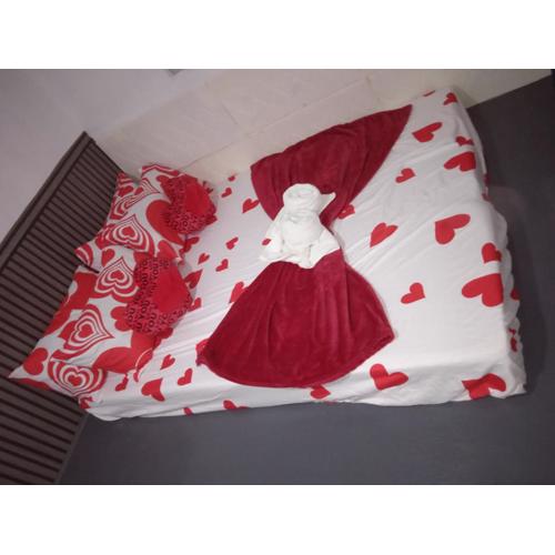 Sarah's Garden BnB & BnB Spa Family room with livingroom