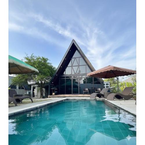 Sariaya Staycation-Pool, Jacuzzi, PS5 and WiFi