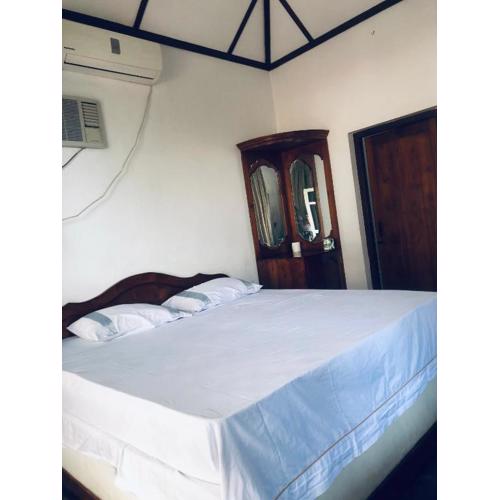 Sarojeni Apartments and Rooms