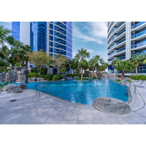 Savis Homes - Damac Paramount Tower A 1BR Ultimate Luxury and Glam Escape