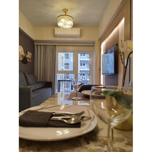 Savvy Suites Combined 5BR near Okada