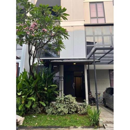 SAY Home - Cozy 3BR Home in South Jakarta