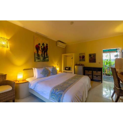 Scallywags Mango Retreat