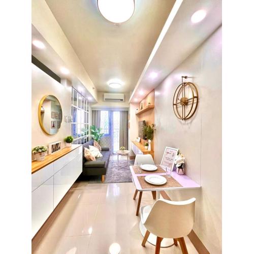 Scandi-Style & Organic condo Shore 3 MOA