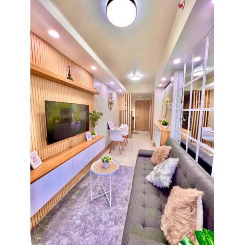 Scandi-Style & Organic condo Shore 3 MOA