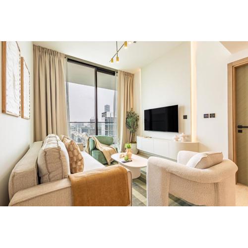 Scandinavian-Inspired Comfort - Designer's Pick - Full-size Pool - Heart of JVC - Brand New