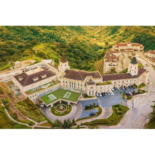 Scenic Tagaytay Getaway with Taal Views