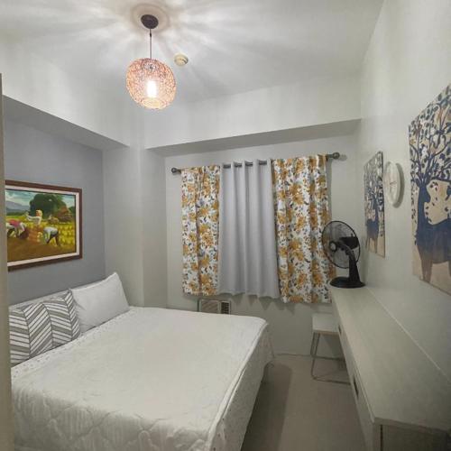 SEA 2-BR Unit with Free Parking near Mall of Asia