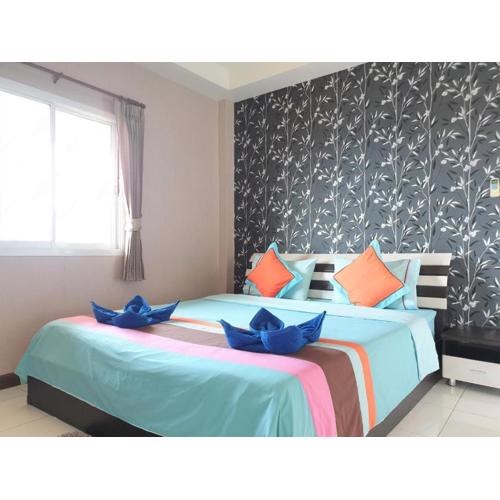 Sea Beach Koh Larn 1