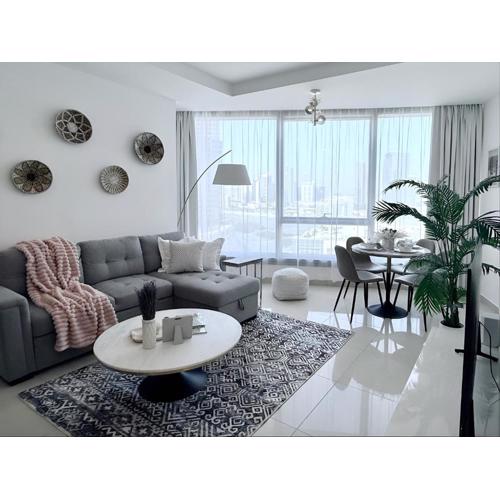 Sea Breeze 1BR in Luxury Complex with Sea View Pools Gym on Reem Island