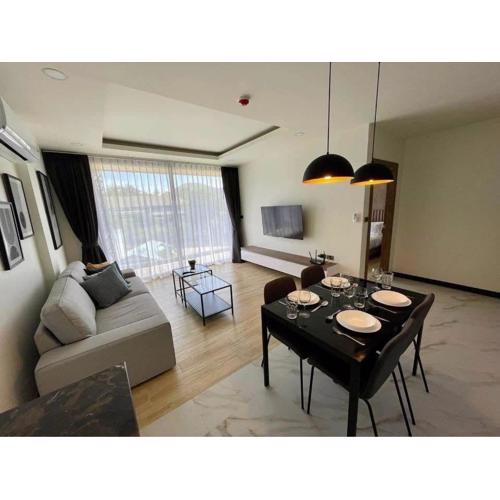 Sea Breeze 2 Bedrooms Rawai Naiharn Beach