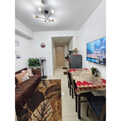 Sea Residence MOA - JULIZA STAYCATION