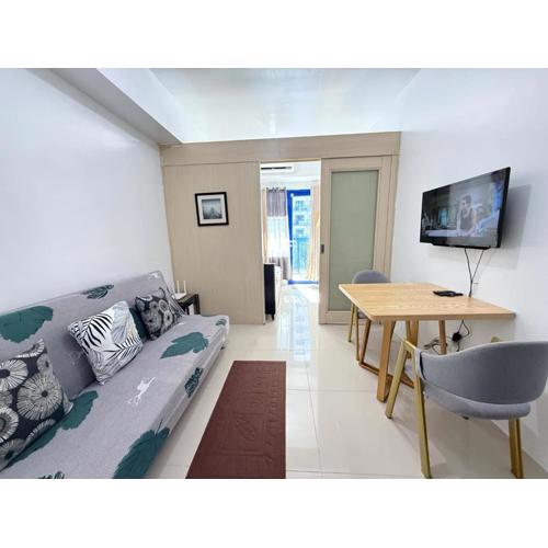 Sea Residences Mall of Asia- Jerson