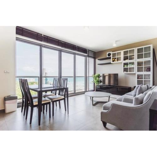 Sea view 2BR High Floor Unixx