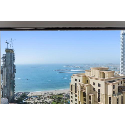 Sea View apt in JBR - 2 BR in front of the beach