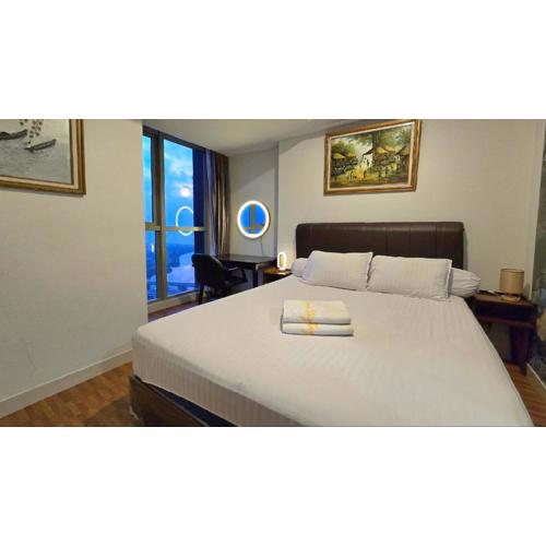 Sea View with Bridge at Gold Coast PIK high floor