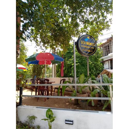 Sea Wawes Hiriketiya